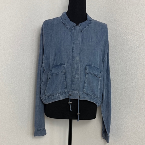 Splendid Lightweight Jacket - Picture 1 of 8